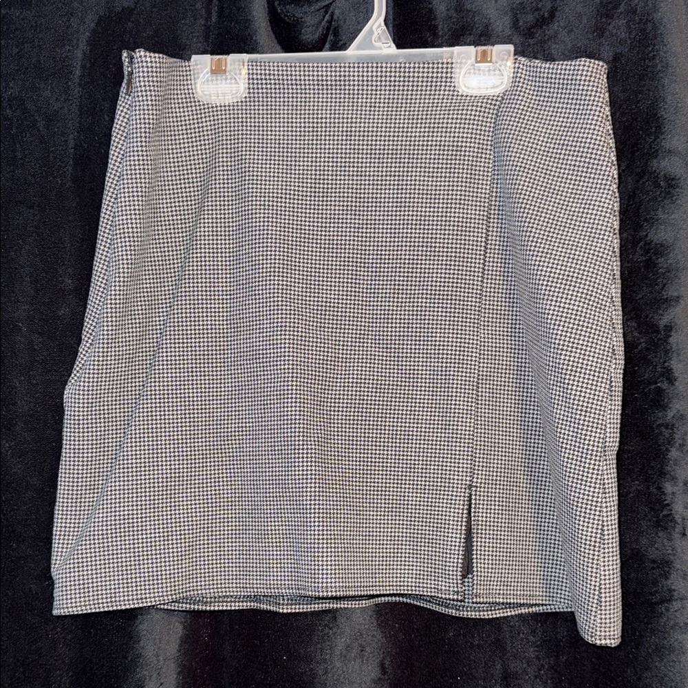 Old Navy Black and White Houndstooth Pencil Skirt